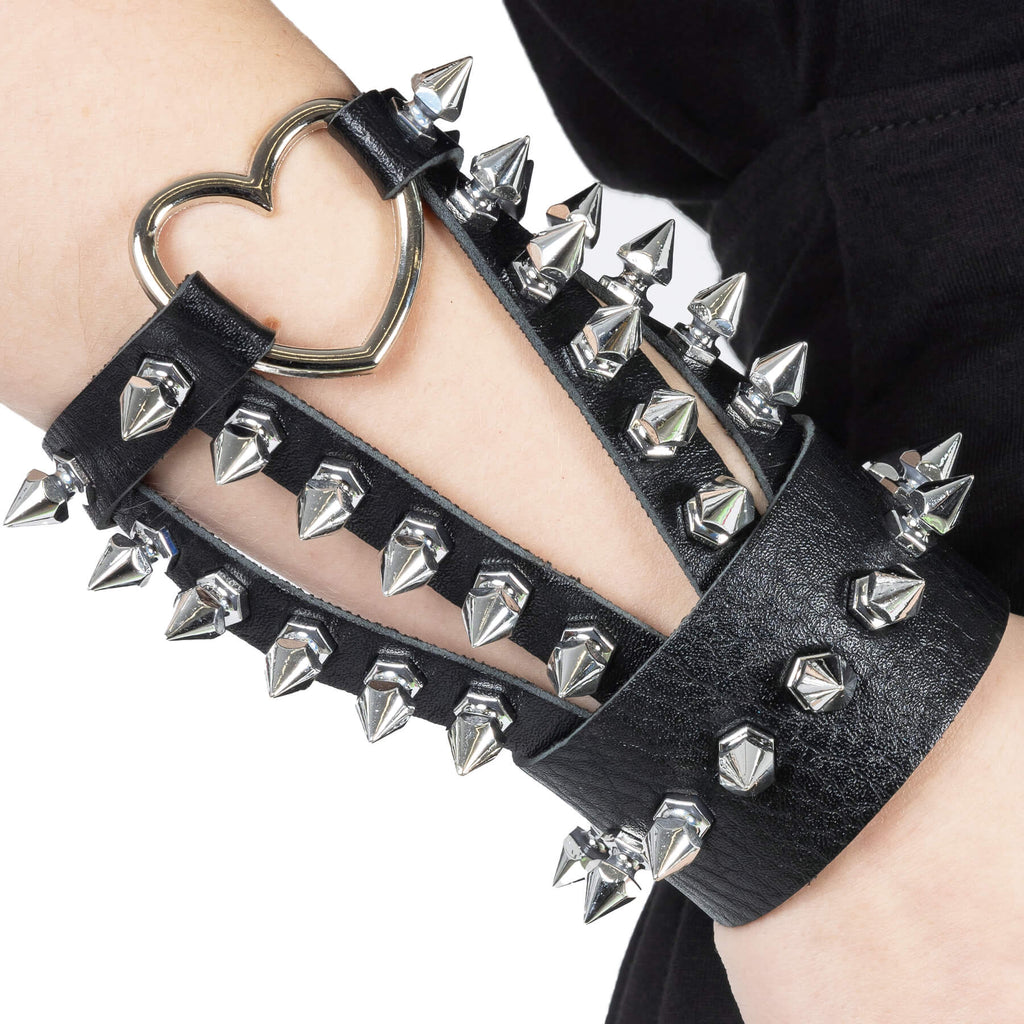 MORIA HEART STUD BRACELET