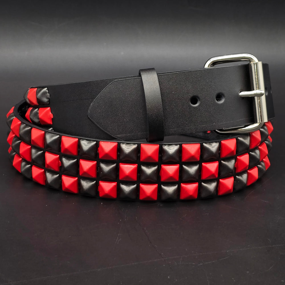BLACK RED CHECKERED PYRAMID STUD BELT