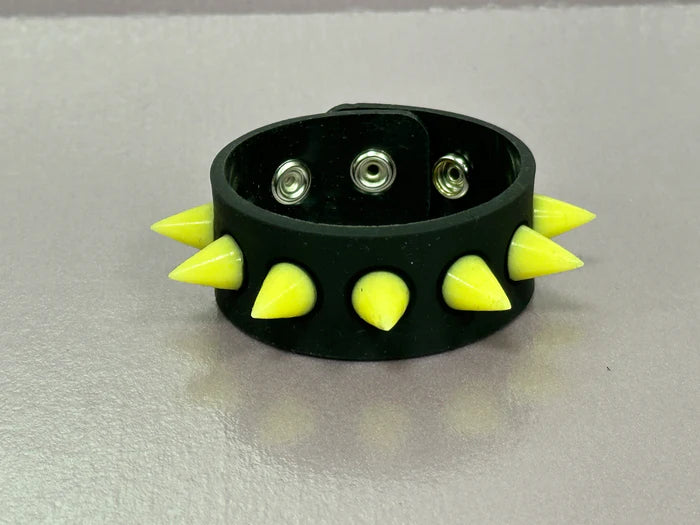 SPIKE SILICONE GLOW IN DARK BRACELET
