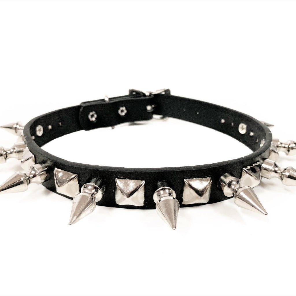 CK139 SPIKE STUDDED CHOKER
